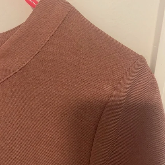 Nordstrom Chelsea28 Ruffle Back Hem Tee Mauve Pink - Picture 6 of 7